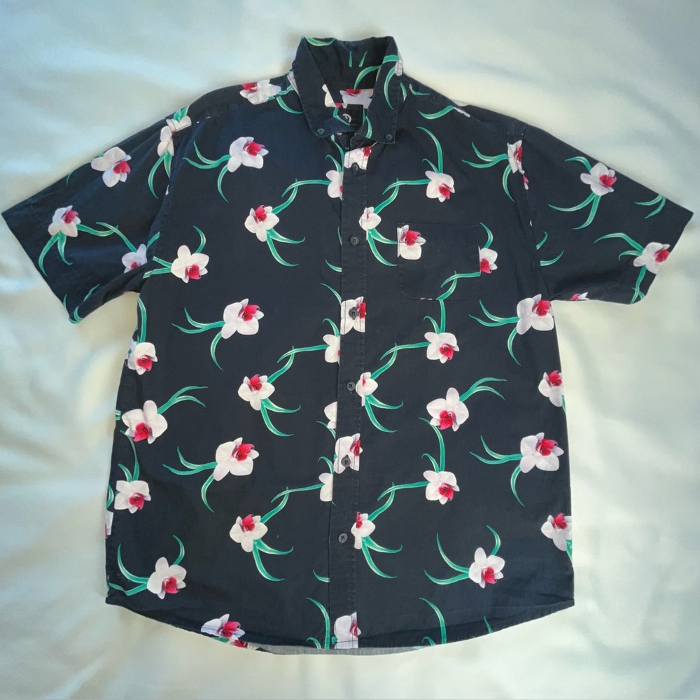 Amnesia Hawaiian Shirt Mens Medium Floral Pattern Dark Blue Aloha Casual Top